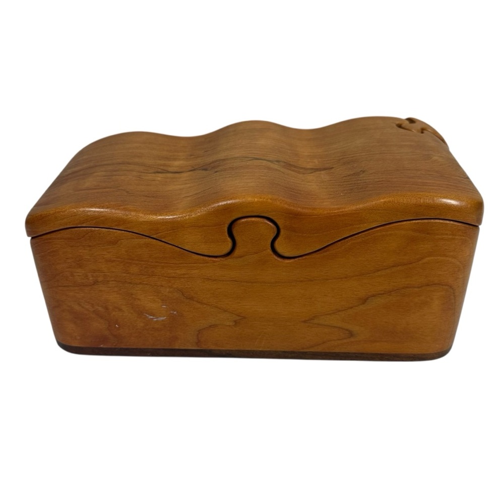 Fred Marilyn Buss Handcrafted Maple & Black Walnut Wood Puzzle Trinket Box